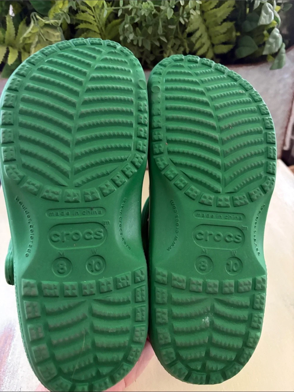 CROCS Green Clog Slip On Sandals Comfortable adult water shoes Size 8/10 UNISEX